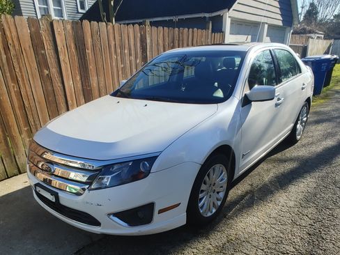 Used 2012 Ford Fusion Hybrid image 1