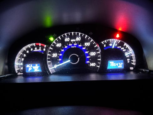 Used 2013 Toyota Camry XLE image 9