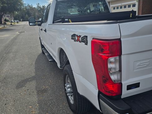 Used 2020 Ford F350 XL w/ Power Equipment Group image 4
