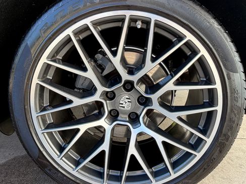 Used 2020 Porsche Macan S image 32