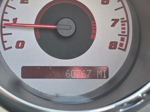 Used 2006 Pontiac Solstice Convertible w/ Premium Package image 12