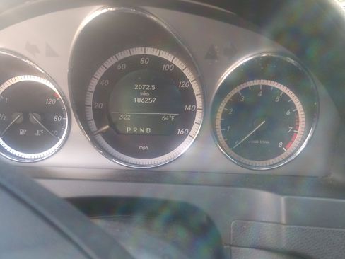 Used 2010 Mercedes-Benz C 300 4MATIC Sedan image 2