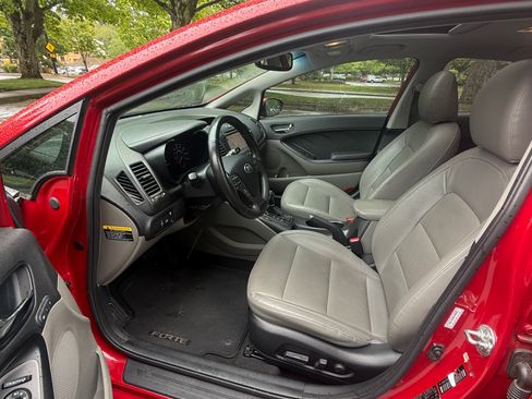 Used 2014 Kia Forte EX w/ Premium Package FWD image 12