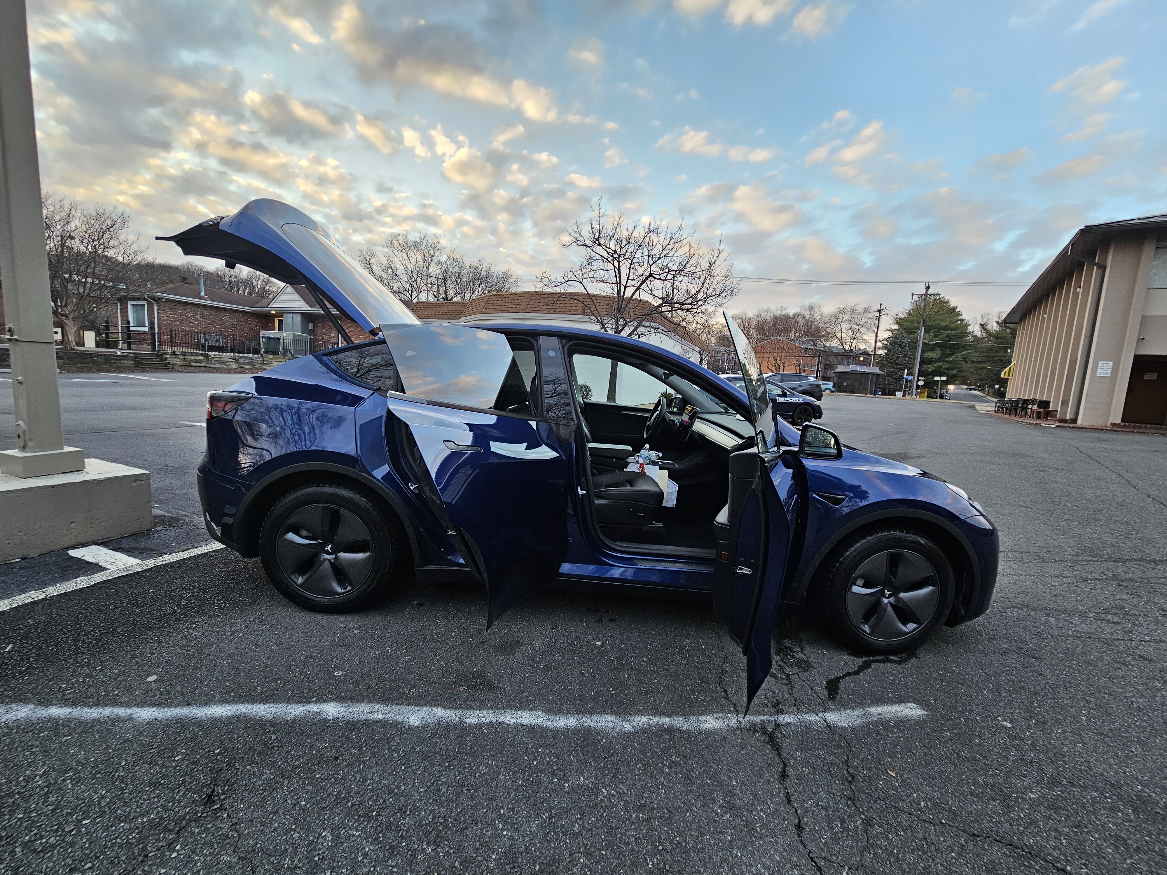 Used 2022 Tesla Model Y Long Range AWD/4WD image 10