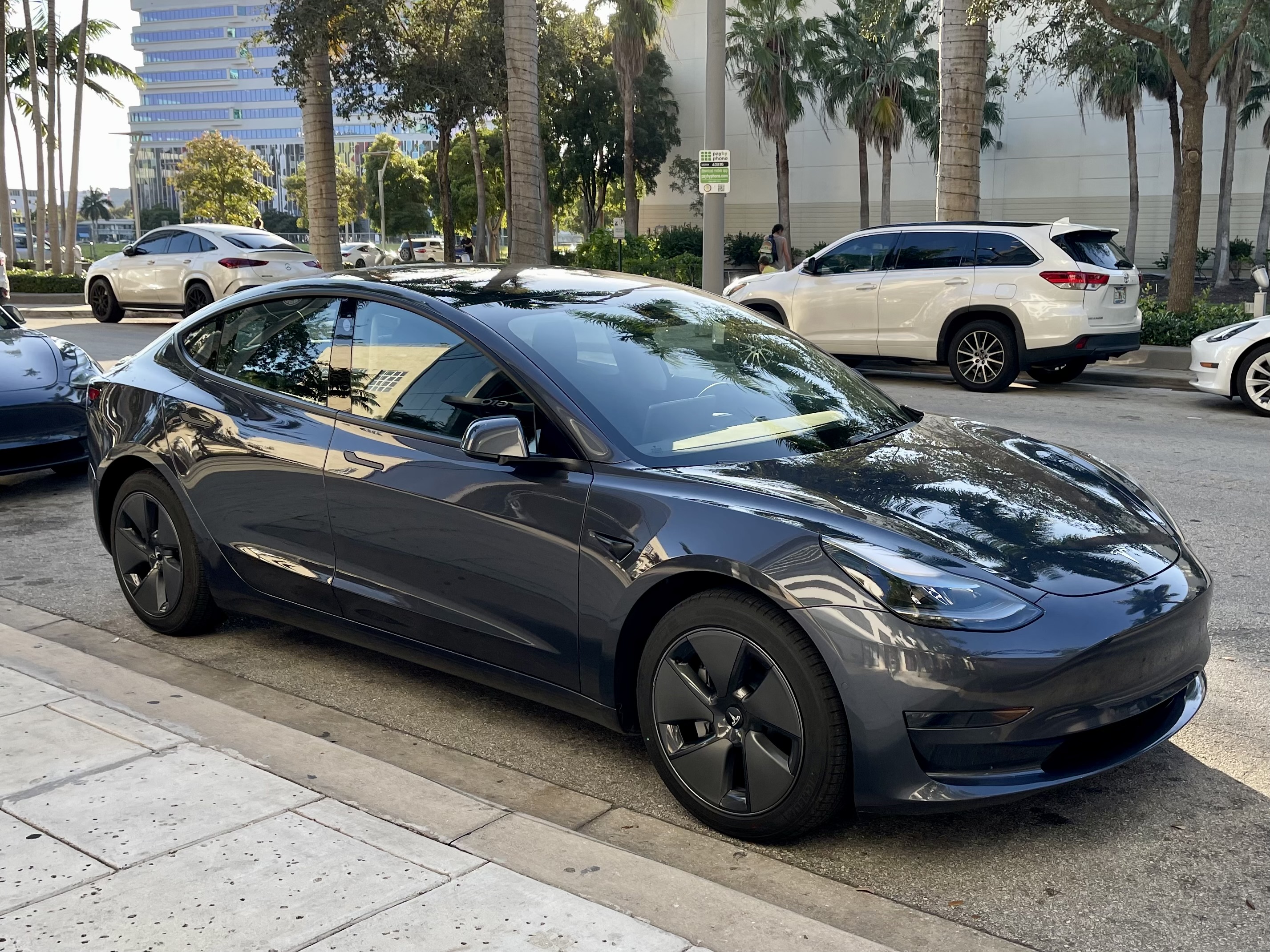 Used 2021 Tesla Model 3 Standard Range Plus RWD image 1