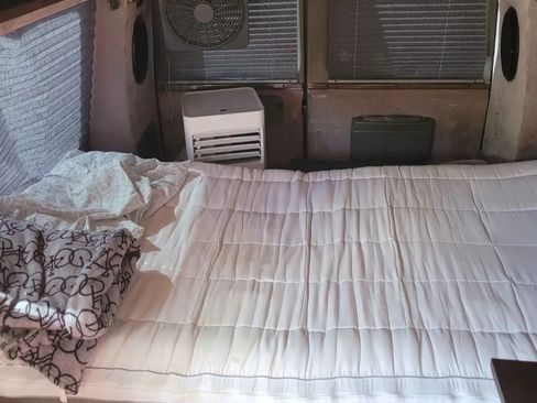 Used 1998 Chevrolet Express 1500 Van image 9