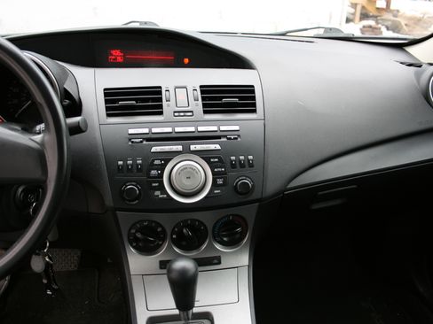 Used 2011 MAZDA MAZDA3 i Sport image 25