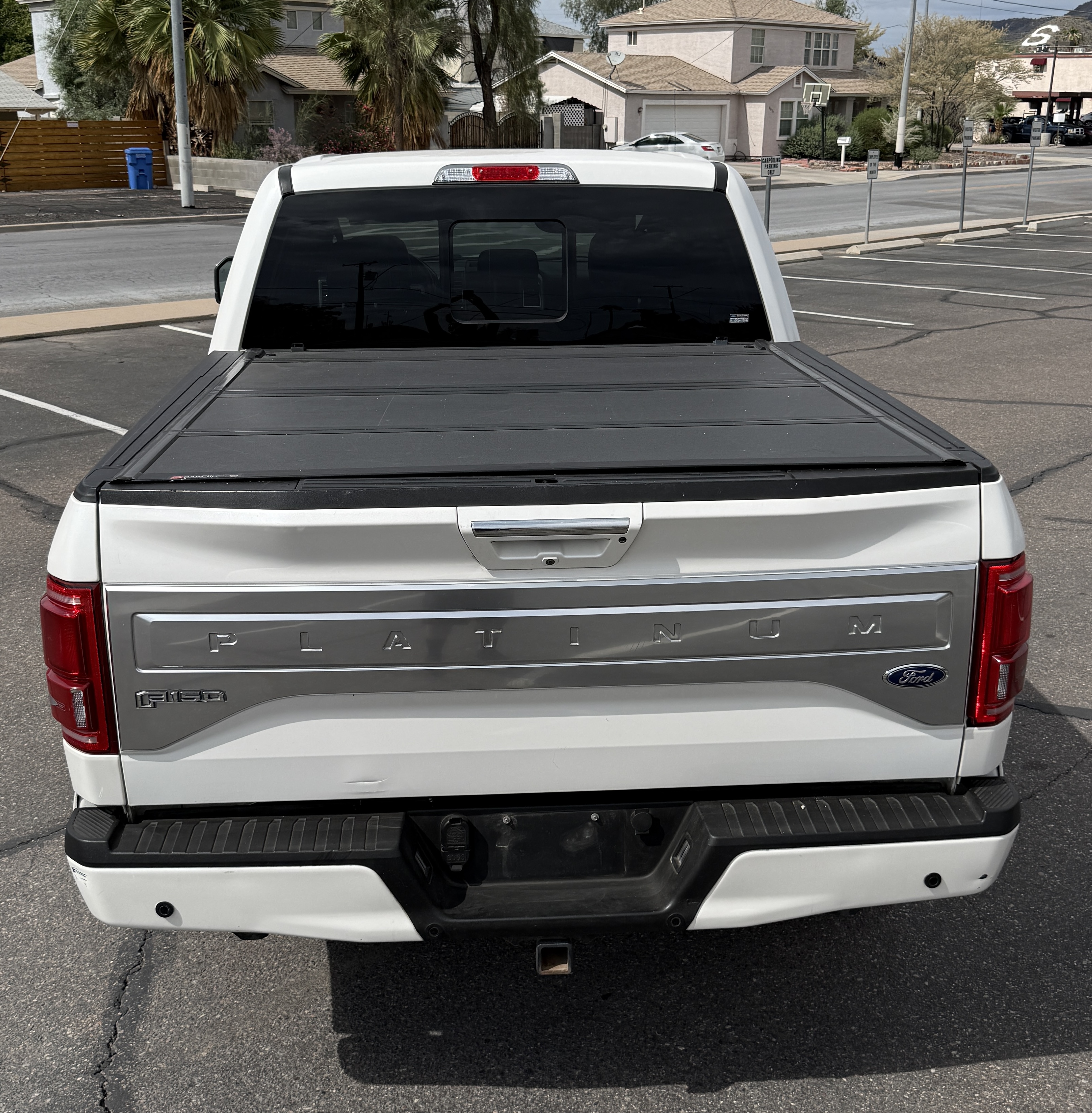 Used 2015 Ford F150 Platinum w/ Equipment Group 701A Luxury AWD/4WD image 8