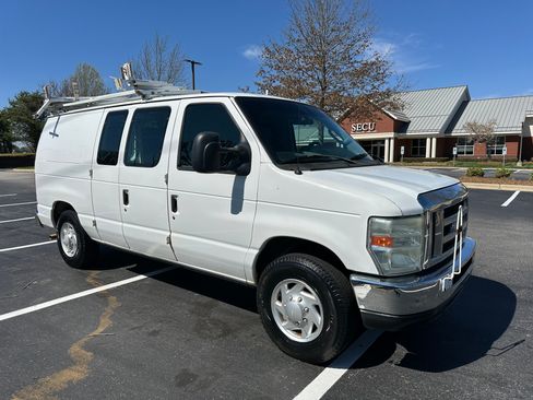 Used 2011 Ford E-150 and Econoline 150 w/ PWR Group image 1