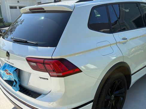 Used 2024 Volkswagen Tiguan SE R-Line AWD/4WD image 10