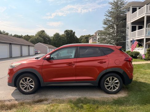 Used 2016 Hyundai Tucson SE w/ Option Group 02 AWD/4WD image 9