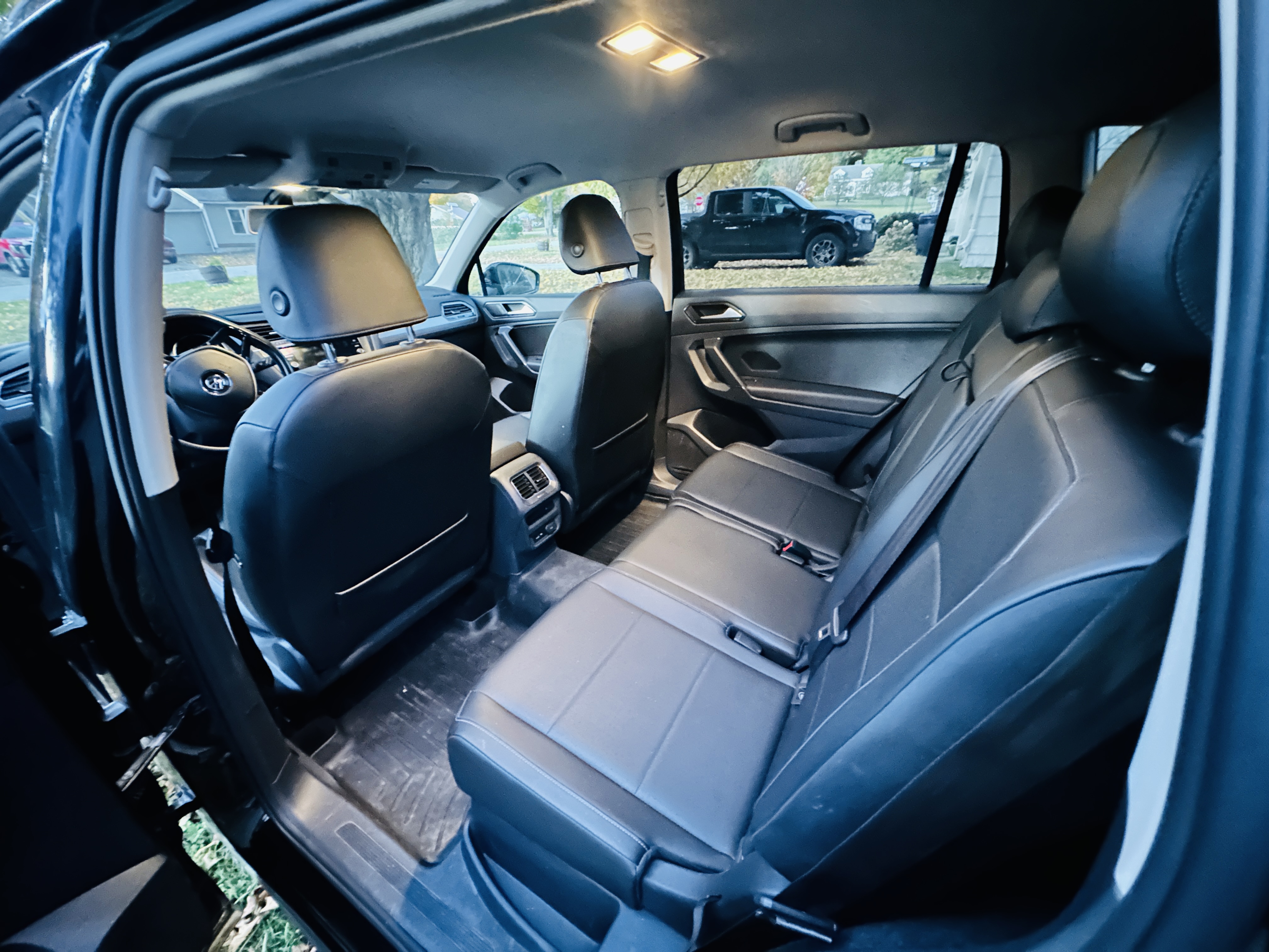 Used 2018 Volkswagen Tiguan SE AWD/4WD image 9