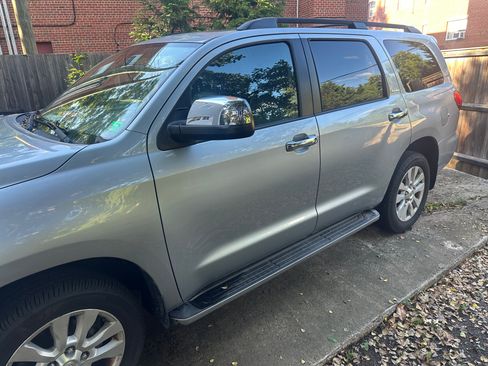 Used 2015 Toyota Sequoia Platinum AWD/4WD image 1