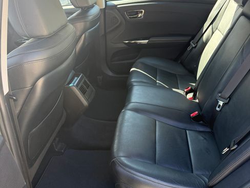 Used 2018 Toyota Avalon XLE w/ Preferred Accessory Package image 6