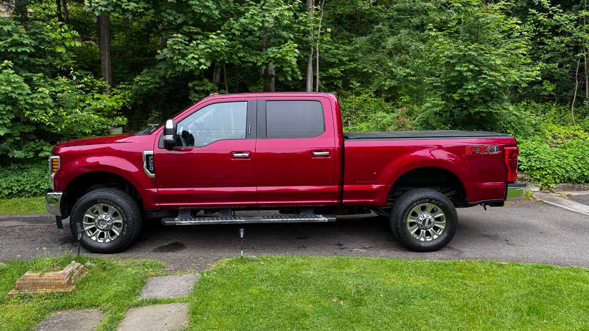 Used 2018 Ford F250 Lariat w/ Lariat Ultimate Package AWD/4WD image 2