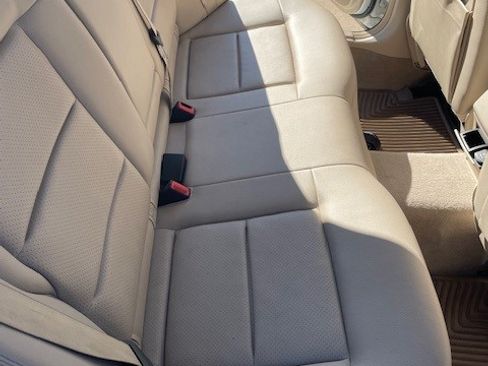 Used 2016 Mercedes-Benz E 350 Sedan image 15