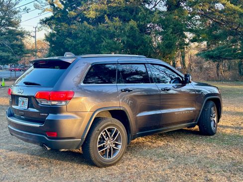 Used 2017 Jeep Grand Cherokee Limited w/ Luxury Group II image 8