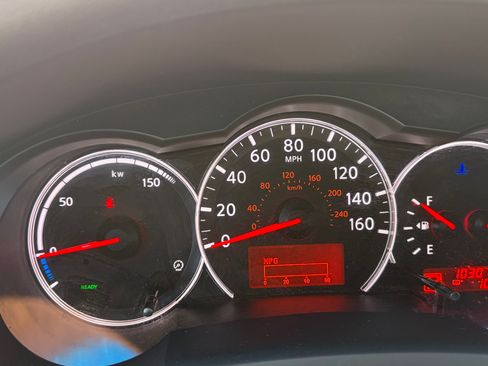 Used 2010 Nissan Altima Hybrid Sedan w/ Premium Pkg FWD image 5