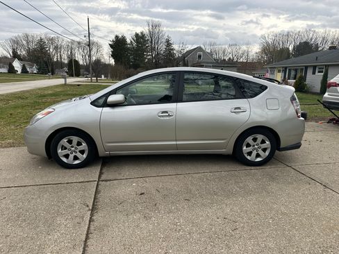 Used 2004 Toyota Prius image 1
