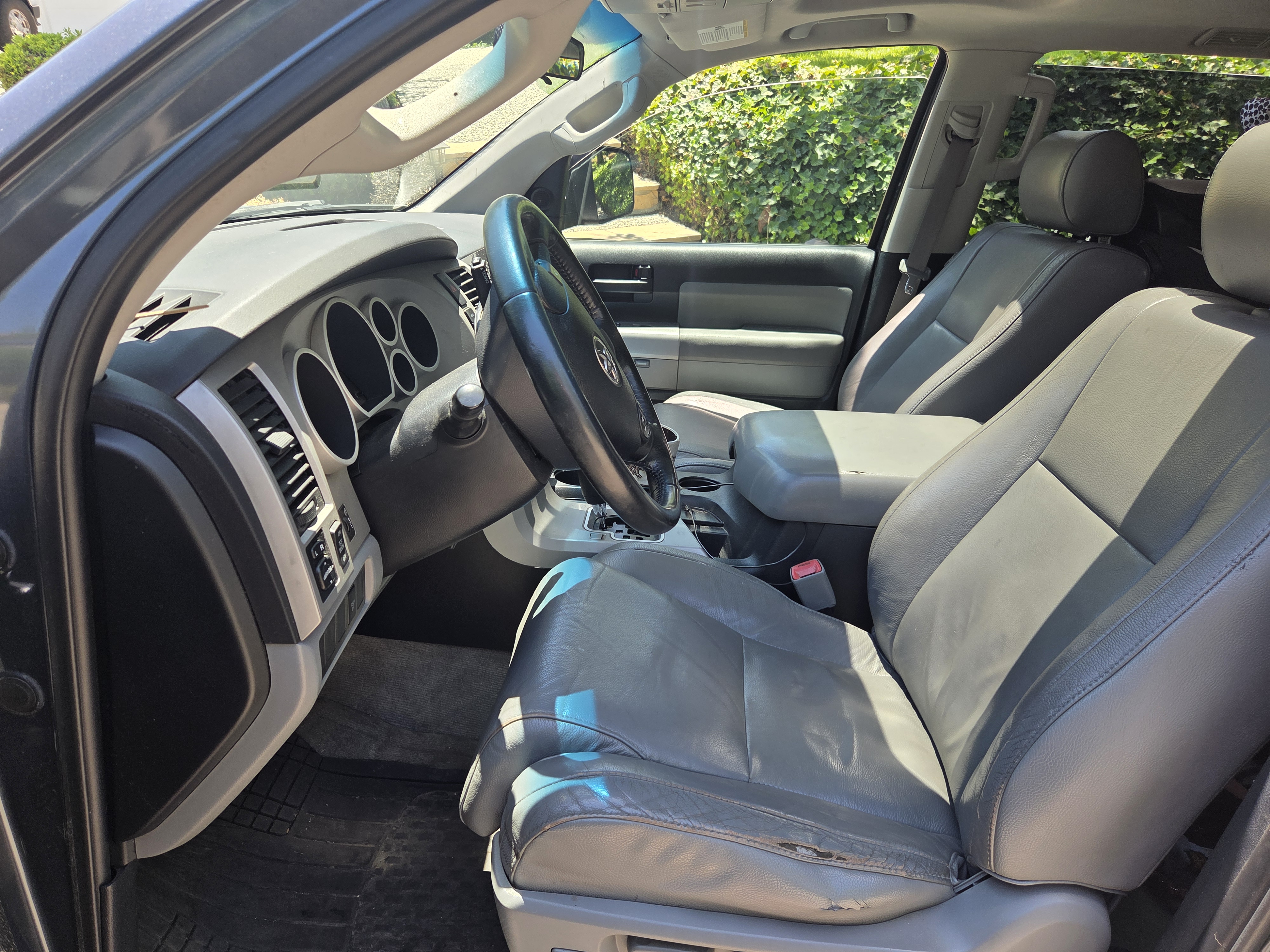 Used 2008 Toyota Sequoia SR5 RWD image 6