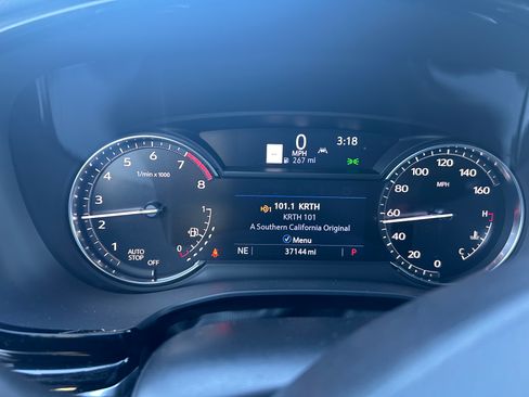 Used 2024 Cadillac XT6 Premium Luxury image 10