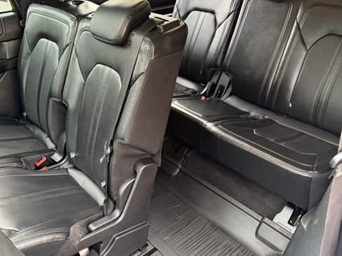 Used 2021 Ford Expedition Max Limited AWD/4WD image 18