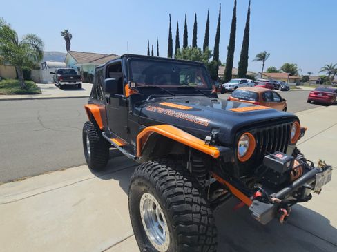 Used 2005 Jeep Wrangler Unlimited image 9