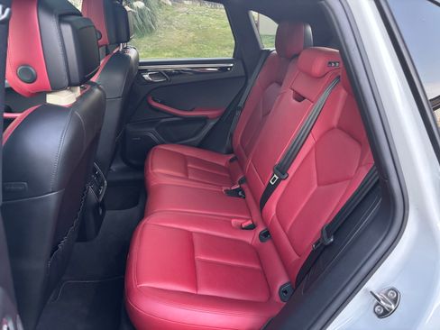 Used 2017 Porsche Macan S image 8