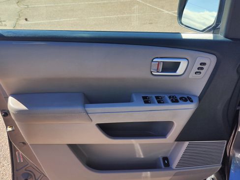 Used 2015 Honda Pilot Touring image 11