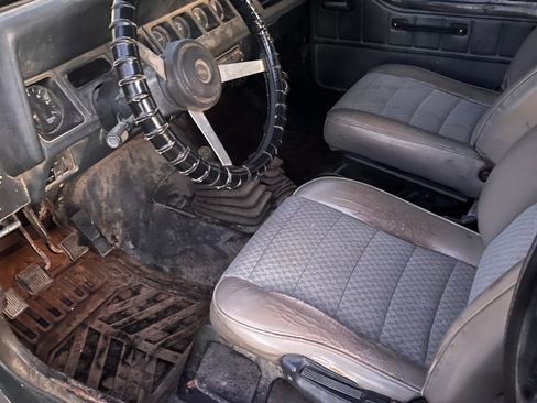 Used 1994 Jeep Wrangler S AWD/4WD image 9