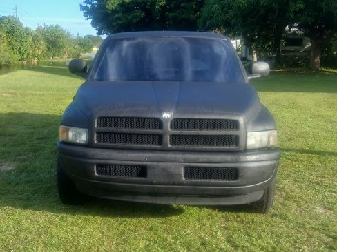 Used 1994 Dodge Ram 1500 Truck 2WD Regular Cab image 2