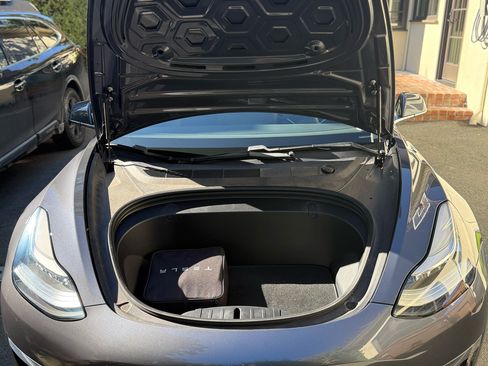 Used 2019 Tesla Model 3 Standard Range Plus image 8