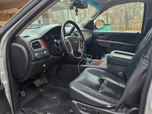 Used 2013 Chevrolet Tahoe LTZ image 13