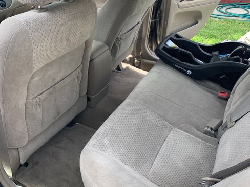 Used 2004 Toyota Camry LE FWD image 11