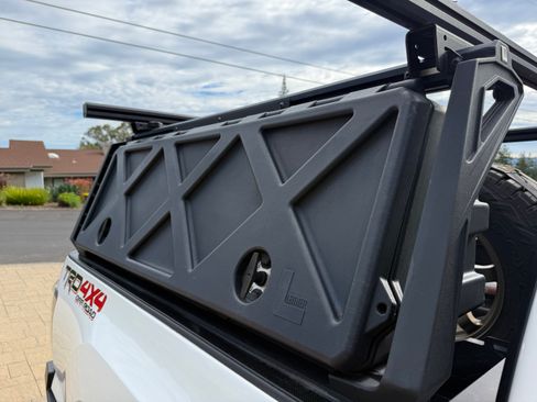 Used 2017 Toyota Tacoma TRD Off-Road AWD/4WD image 12