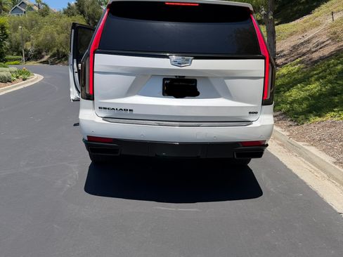 Used 2021 Cadillac Escalade ESV Sport RWD image 10
