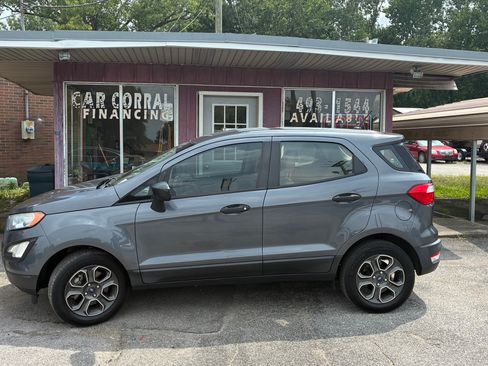 Used 2018 Ford EcoSport S FWD image 2