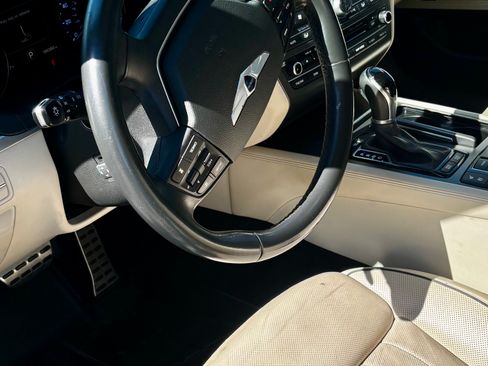 Used 2015 Hyundai Genesis 5.0 w/ Option Group 05 image 9