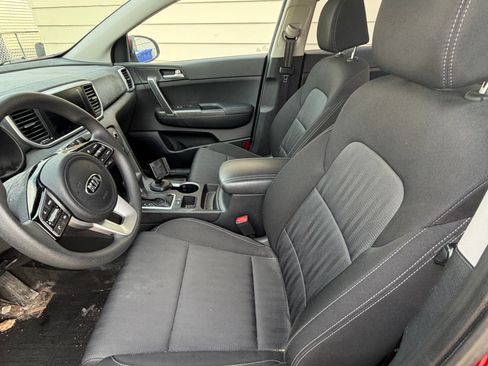 Used 2020 Kia Sportage LX image 10