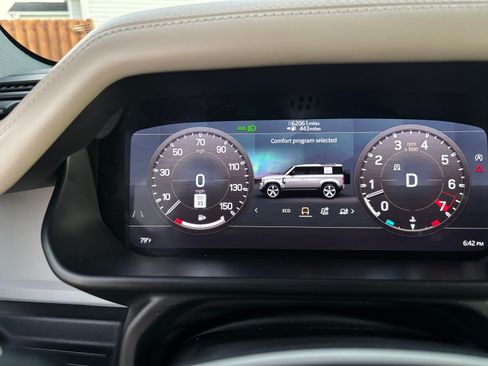 Used 2020 Land Rover Defender 110 HSE image 28