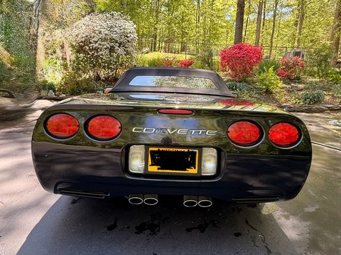 Used 2004 Chevrolet Corvette Convertible w/ Preferred Equipment Group image 8