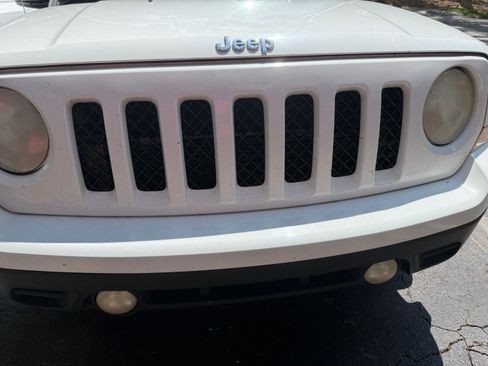 Used 2012 Jeep Patriot Latitude FWD image 2