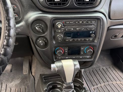 Used 2005 Chevrolet TrailBlazer EXT 4WD image 9