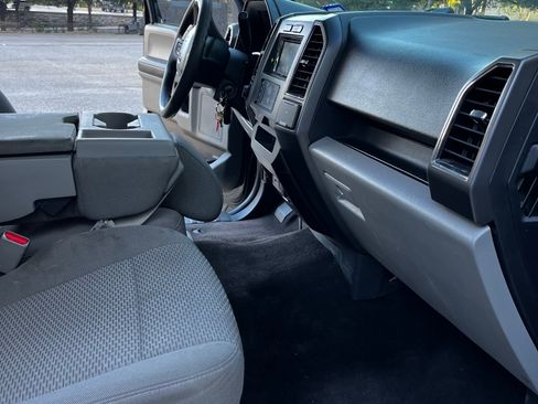 Used 2017 Ford F150 XLT image 6