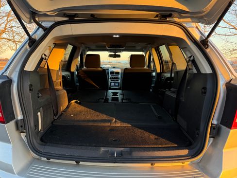 Used 2009 Dodge Journey SXT w/ Rear Seat Video Group image 31