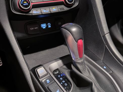 Used 2019 Hyundai Veloster Turbo FWD image 10