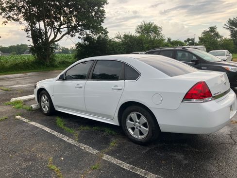 Used 2010 Chevrolet Impala LT image 1
