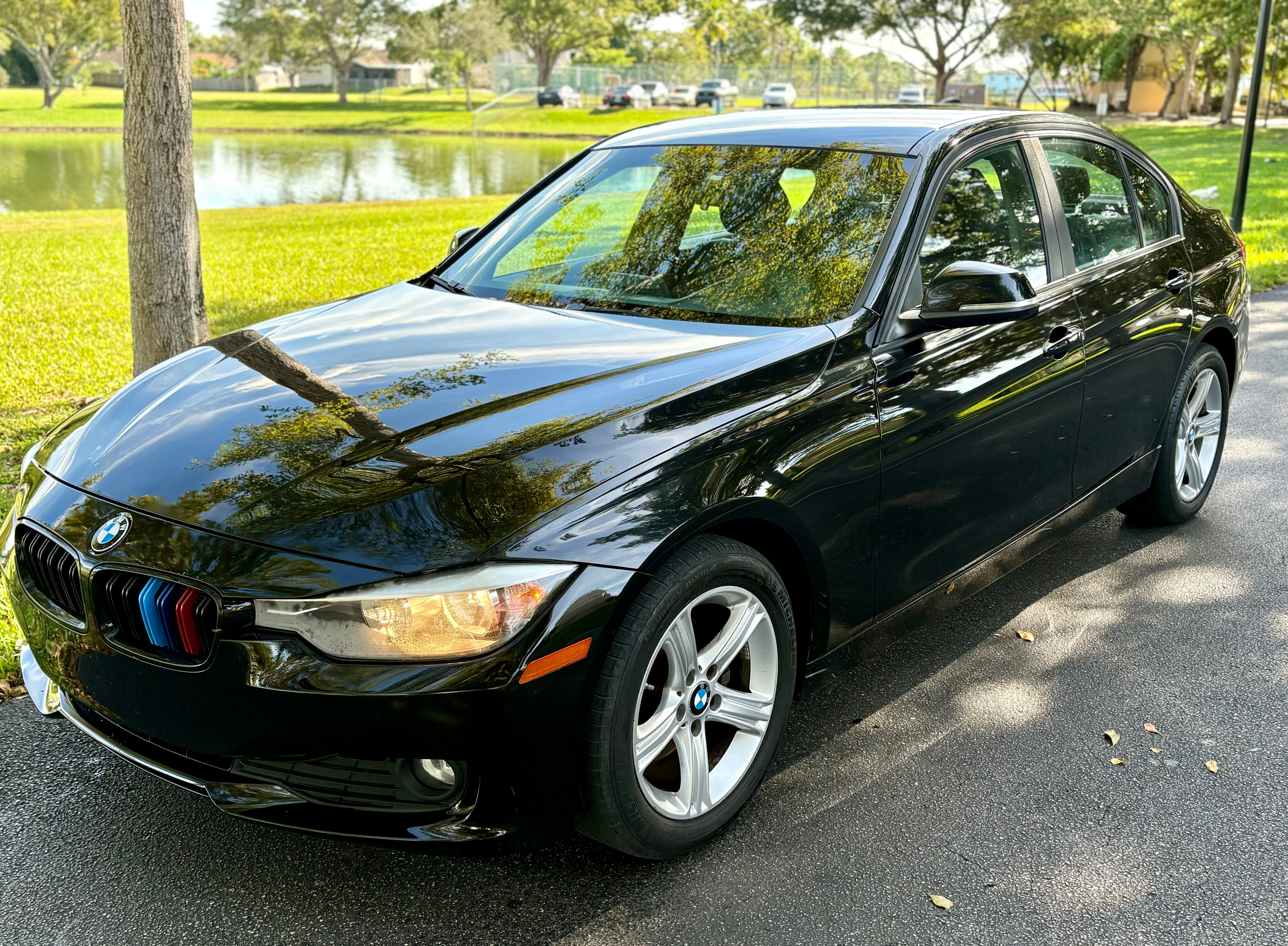 Used 2014 BMW 320i Sedan RWD image 4