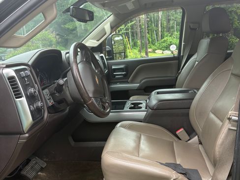 Used 2015 Chevrolet Silverado 2500 LTZ w/ Duramax Plus Package AWD/4WD image 2