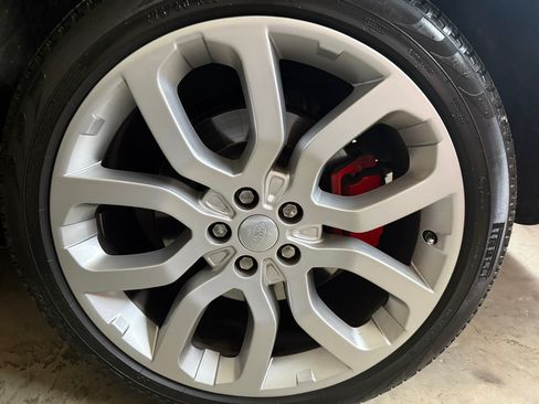 Used 2017 Land Rover Range Rover HSE image 23